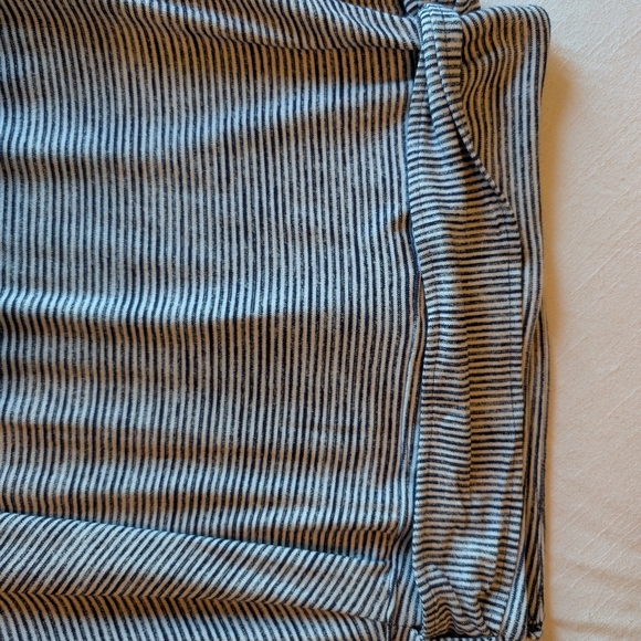 GAP Navy And White Stripe Wrap Skirt New With Tags - Picture 4 of 10